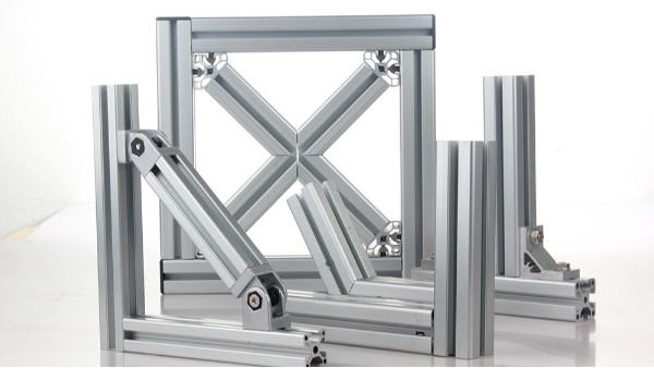 鋁型材的"變形記"：從笨重到輕量化的技術(shù)革命