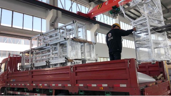 定制鋁型材完美發(fā)貨，精準滿足您的每一個需求！